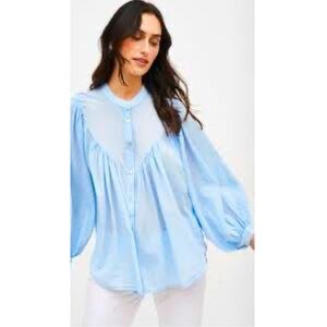 Cece Blouse in Light Blue Long Sleeve Size Large